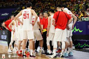 朱彦硕：中国男篮现在最大的问题根本不是缺什么后卫 是篮板