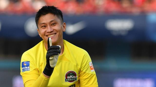 华体会华体会hth-观点：什么是“1.5号”守门员？河南队35岁老将王国明给出近乎完美的答案