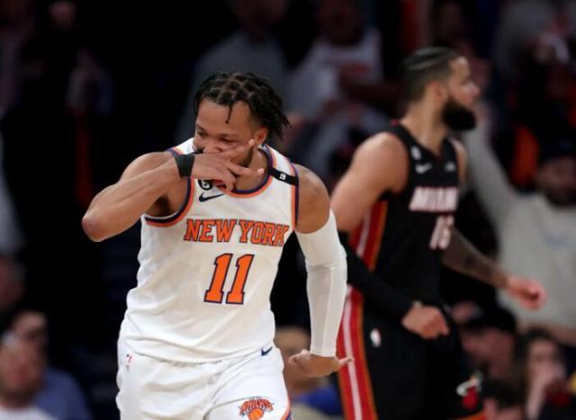 华体会中国-扳回一场！尼克斯三剑客轰79分 哈特关键三分立功