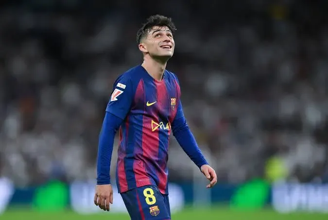 华体会登录-佩德里半场数据：2次关键传球，传球成功率88%，12次推进